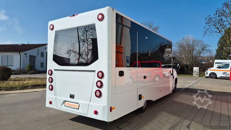Kleinbus MERCEDES-BENZ 30 Sitzer Schul- Transferbus 519 Vorlauffahrzeug