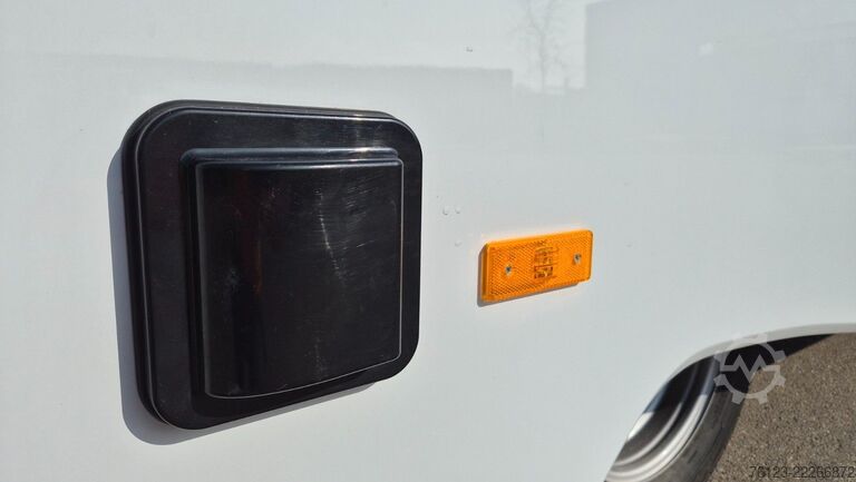 Kleinbus MERCEDES-BENZ 30 Sitzer Schul- Transferbus 519 Vorlauffahrzeug