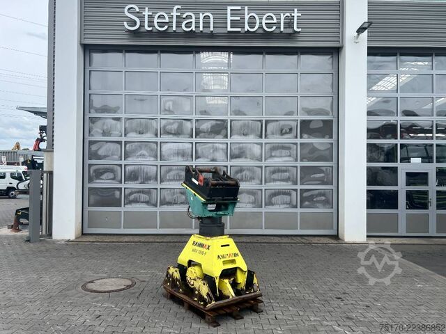 Ammann Rammax RAV 1000-P aanbouwverdichter met draaibare motor / OQ65 Ammann Rammax RAV 1000-P Anbauverdichter Drehmotor / OQ65