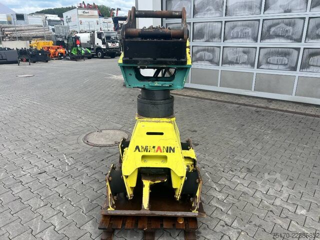 Ammann Rammax RAV 1000-P aanbouwverdichter met draaibare motor / OQ65 Ammann Rammax RAV 1000-P Anbauverdichter Drehmotor / OQ65