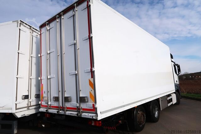 LKW mit Kofferaufbau Mercedes-Benz 2545 L