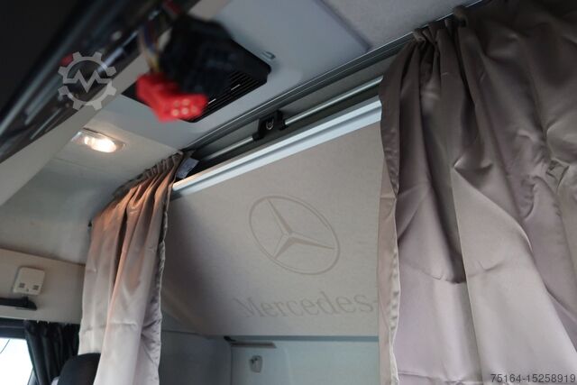 LKW mit Kofferaufbau Mercedes-Benz 2545 L