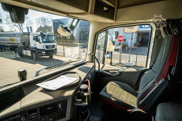 Standard tractor VOLVO FH 4 460