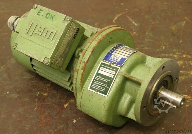 Dişli motor 0.37 kW 33 rpm Watt HF OKS 71 N 4