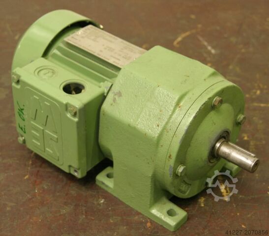 Převodový motor 0,37 kW 283 ot./min SEW-EURODRIVE R302DT63L2
