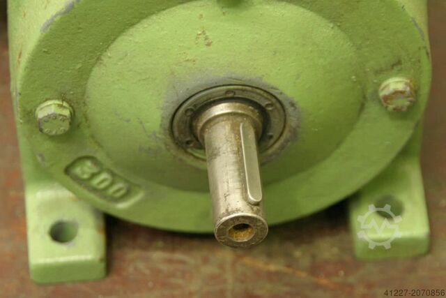 Převodový motor 0,37 kW 283 ot./min SEW-EURODRIVE R302DT63L2