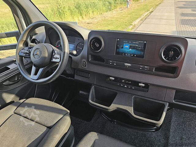 Maleta MERCEDES-BENZ SPRINTER 317 Bakwagen Laadklep!