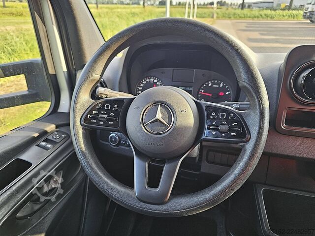 Maleta MERCEDES-BENZ SPRINTER 317 Bakwagen Laadklep!