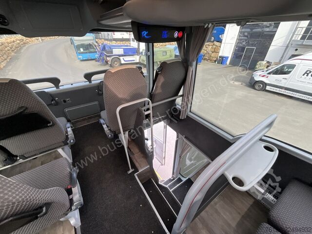 Kétemeletes Van Hool TDX 27 Astromega