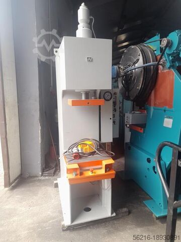 Hydraulisk presse 10 tons WMW Zeulenroda PYE 10 S1M