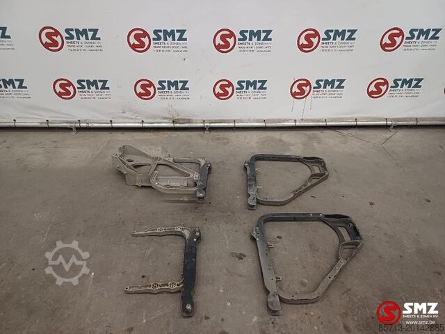 Část podvozku Renault Occ set sideskirt steunen Renault