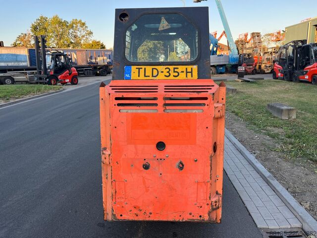 Compact loader Bobcat S70