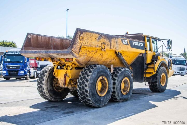 Camião basculante VOLVO DUMPER A25F