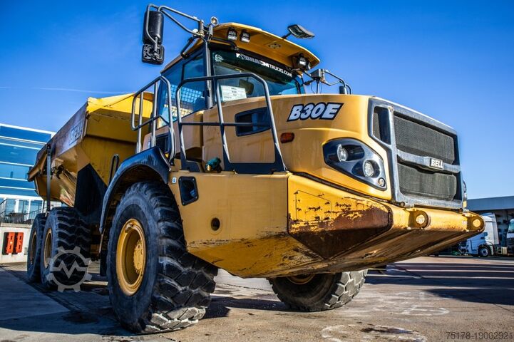 Véhicule à benne BELL B30E - DUMPER