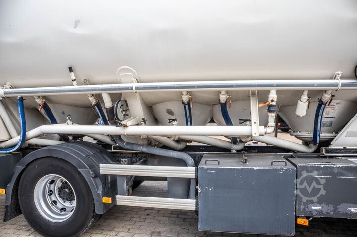 Silo RENAULT T 460+SILO/ 5 COMP.