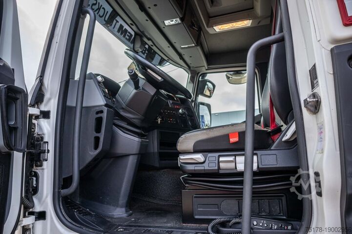 Silo RENAULT T 460+SILO/ 5 COMP.