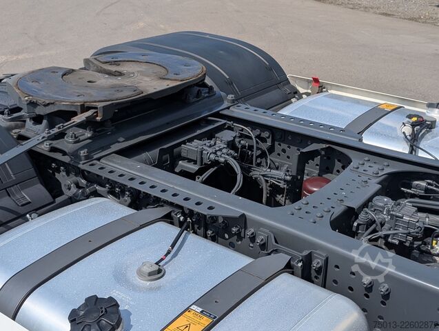 Standardni tegljač MERCEDES-BENZ ACTROS 1851 LS GigaSpace, erst 71 Tkm