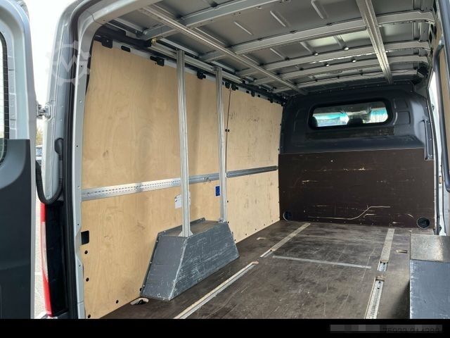 Furgoneta MERCEDES-BENZ Sprinter 317 CDI AUTOMATIK+AHK2.8t+DISTRONIC+LED
