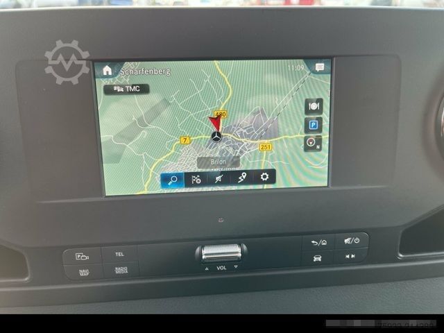 Furgoneta MERCEDES-BENZ Sprinter 317 CDI AUTOMATIK+AHK2.8t+DISTRONIC+LED