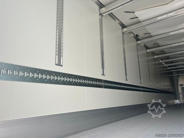 Frigorifik yarı römork KRONE SDR 27 Cool Liner Blumenbreite mit Liftachse