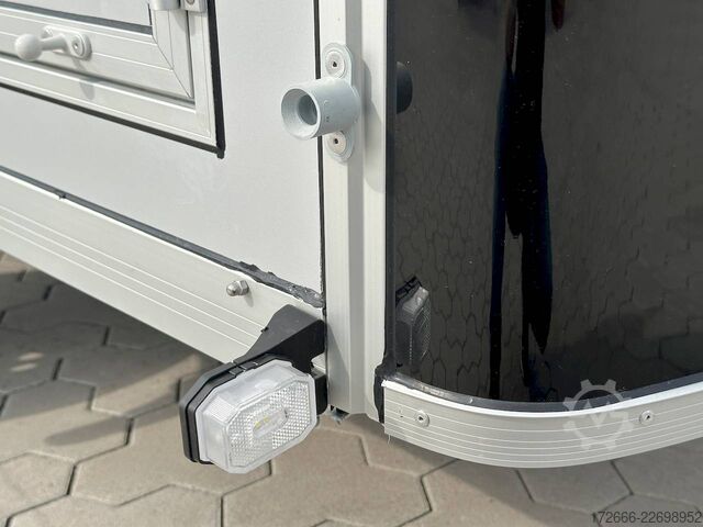  Debon CHEVAL LIBERTE DEBON C255 V2 WABENKERN 750 KG | SCHWARZ / GRAU + SEITENTÜR