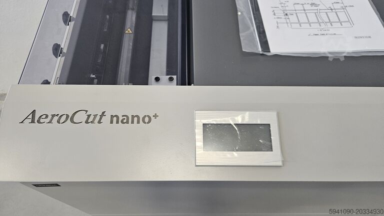 Machine à découper les cartes de visite Uchida AeroCut Nano Plus