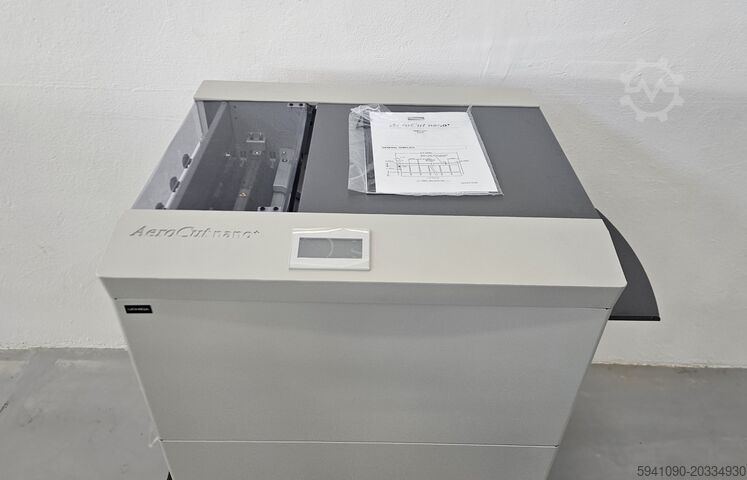 Machine à découper les cartes de visite Uchida AeroCut Nano Plus