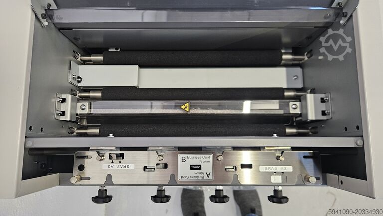 Machine à découper les cartes de visite Uchida AeroCut Nano Plus