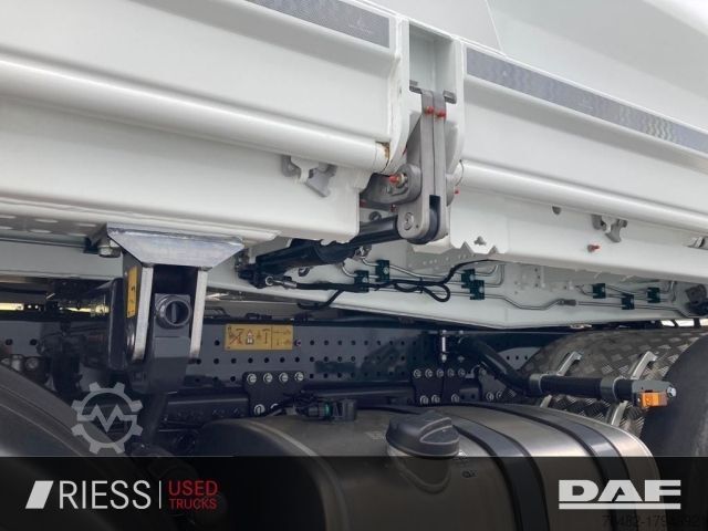 Camion basculante trilateral DAF XD 450 FAD 8x4 Meiller Trigenius Bordmatik