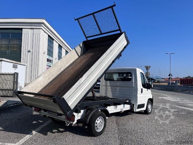 Háromirányú billenő teherautó Peugeot BOXER