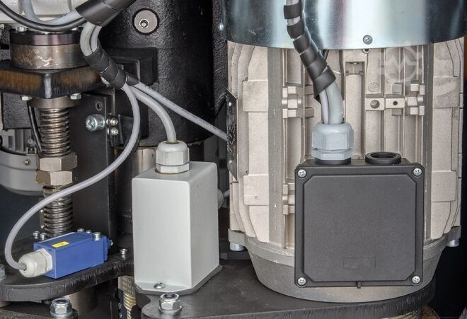 Freesmachine met draaibare as Rojek FSN 550A