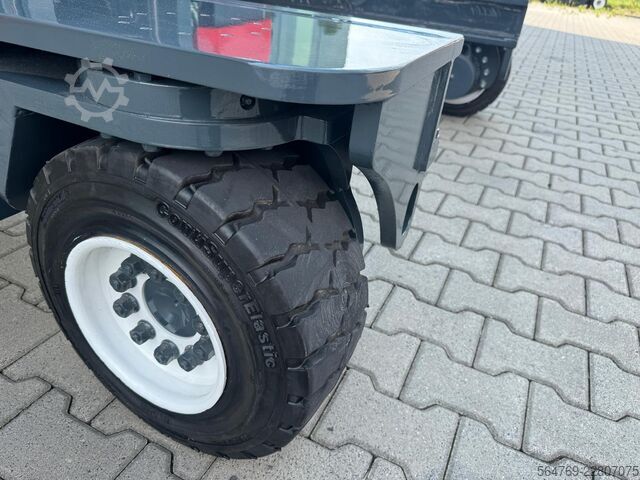 Stivuitor cu patru direcții Combilift C4000 /LPG / Perfect/ 2018 year