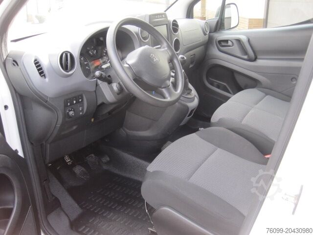 Skræddersyet varevogn Peugeot Partner 1.6 HDI Cateringausbau 3-Sitzer