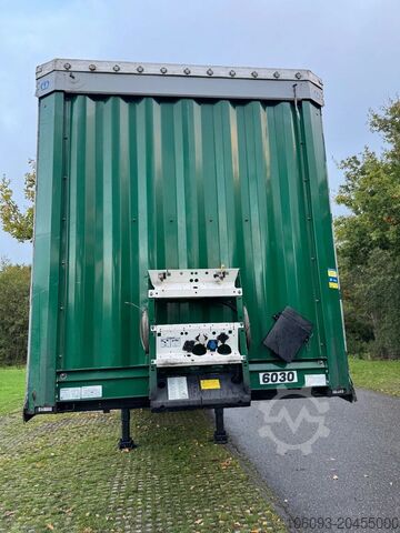 Przesuwne plandeki Krone 3-ass schuifzeilen oplegger