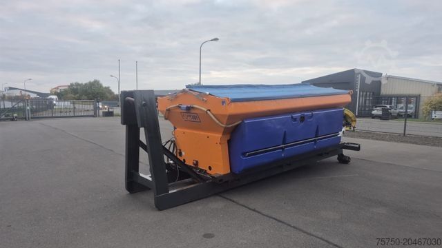 Haakarm vrachtwagen SCHMIDT stratos S 50 -36 5 cbm. Winterdienst Salz