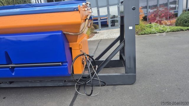 Haakarm vrachtwagen SCHMIDT stratos S 50 -36 5 cbm. Winterdienst Salz