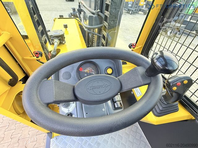 Carrello elevatore a quattro direzioni Combilift C5000SR DIESEL TRIPLEX 6100 FORK POSIT