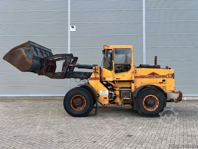 Backhoe loader LJUNGBYMASKIN AB L 10