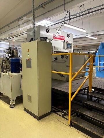 Prensa de estampagem com mesa elevatória Schoen + Sandt 521