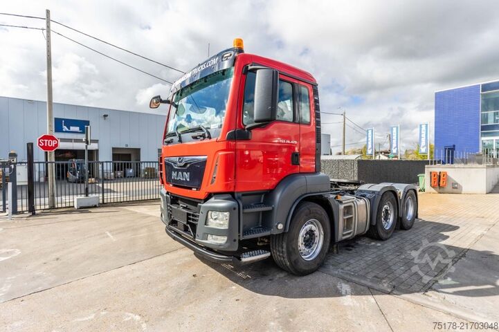 Camion-benne avec grue MAN TGS 26.420 BLS-6x2/4+ EPSILON Q200Z