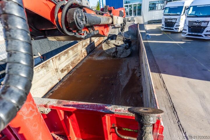 Benne TURBO'S HOET KIPPER + PALFINGER EPSILON Q200Z