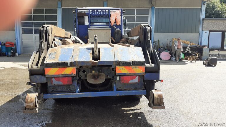 Vrachtwagen met portaalarmsysteem MAN TGA 26.390 Absetzkipper Hyvalift 6x2 E4