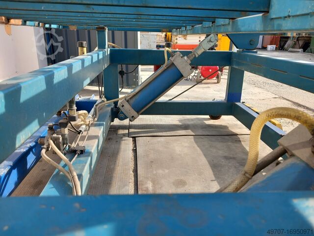 Πνευματικό τραπέζι κυλίνδρων με κλίση Lenhardt Pneumatisch kippbarer Rolltisch