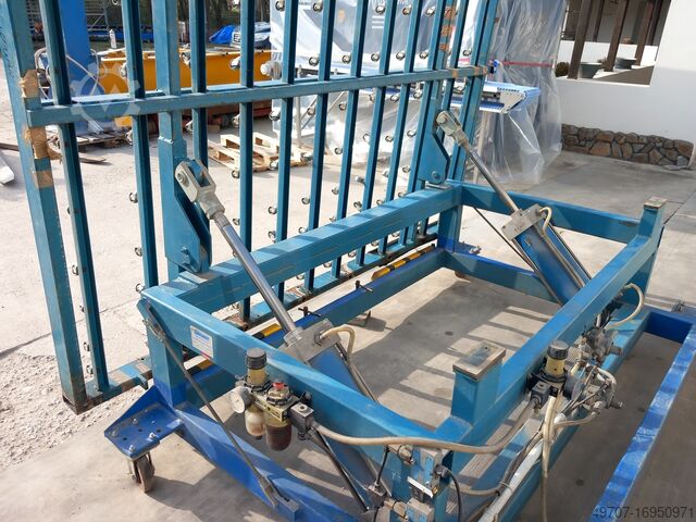 Πνευματικό τραπέζι κυλίνδρων με κλίση Lenhardt Pneumatisch kippbarer Rolltisch