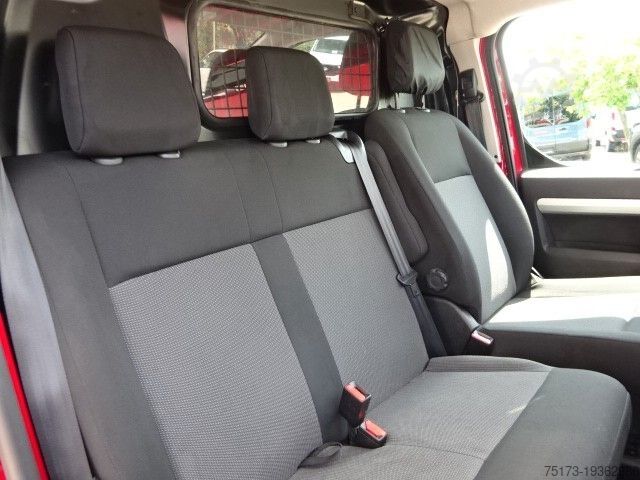 Dobozos furgon OPEL Vivaro Kasten 145PS Autm. Elegance M Cargo LKW