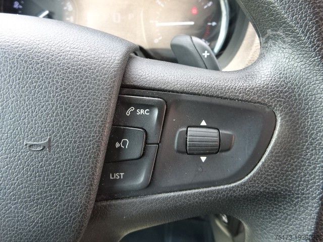 Dobozos furgon OPEL Vivaro Kasten 145PS Autm. Elegance M Cargo LKW