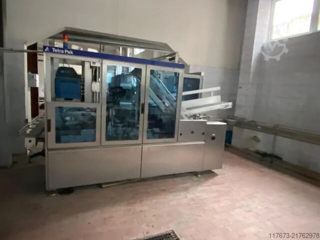 Used Tetra Pak TBA-8 SQ 1000 ml filling machine Tetra Pak® TBA/8-1000 SQ