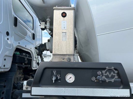 Camión hormigonera MERCEDES-BENZ AROCS 3743, 8X4 BETONMISCHER, EURO 6,  9M³ LIEBHERR MISCHER