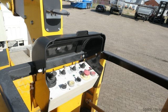 Hoogwerker vrachtwagen NISSAN 32.12 4x2, 11m Arbeitshühe, Klima, 3x am Lager