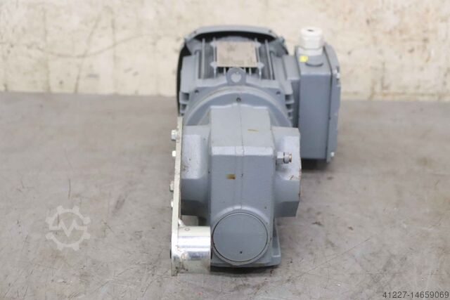Gearmotor 0,55 kW 72 o/min SEW-Eurodrive SA37 DRS71M4